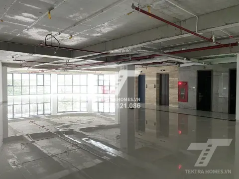 Văn phòng vị trí 2 mặt siêu đẹp tại ngã tư Cầu Giấy - Khúc Thừa Dụ