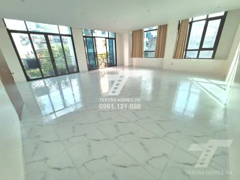 Cho thuê văn phòng đẹp 2 mặt thoáng phố Khúc Thừa Dụ