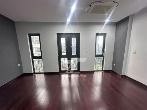 Cho thuê văn phòng đường Nguyễn Hoàng Tôn