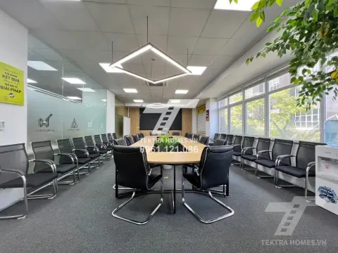 Văn phòng setup sẵn nội thất tại CT3 Vimeco Nguyễn Chánh