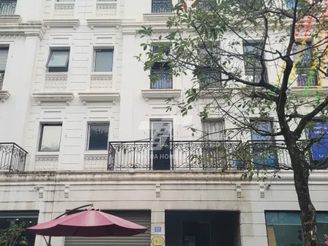 Cho thuê nguyên căn liền kề 5 tầng phố Mạc Thái Tổ