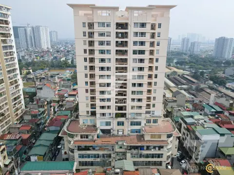 Toàn cảnh mặt ngoài tòa Chung cư 130 Nguyễn Đức Cảnh