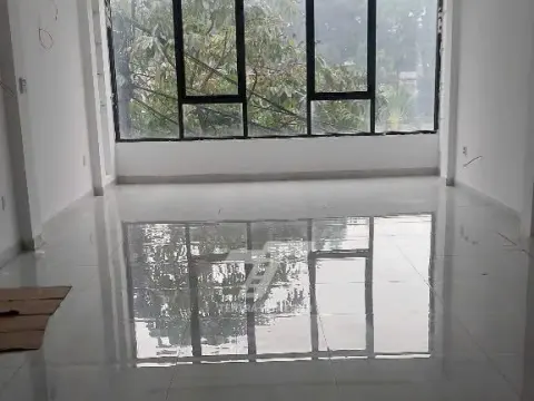 Cho thuê văn phòng mặt đường Nguyễn Ngọc Vũ.