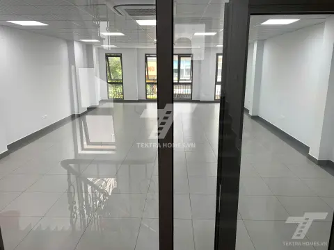 Cho thuê văn phòng chia sẵn 2 phòng vách kính tại Trần Thái Tông