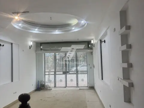 Tòa nhà 5 tầng Chiến Thắng