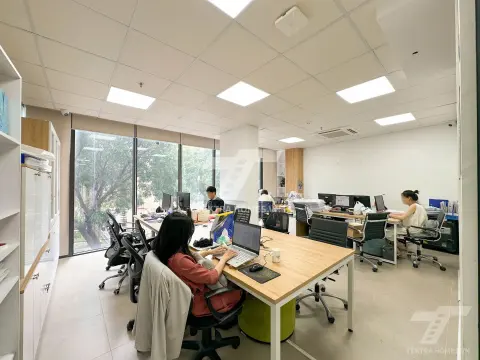 Cho thuê văn phòng mặt đường Hoàng Ngân