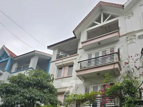 Cho thuê căn biệt thự tại Mễ Trì Hạ