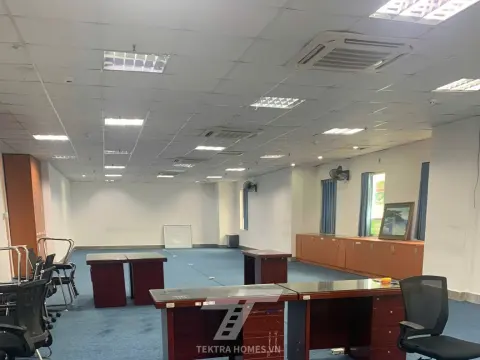 Mặt sàn diện tích trống tòa Big Tower 18 Phạm Hùng