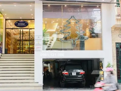 MBKD mặt tiền 8,5m ngay Cầu Giấy, Hà Nội