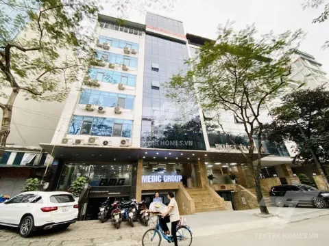 Cho thuê văn phòng chia 3 phòng trục đường Trần Thái Tông