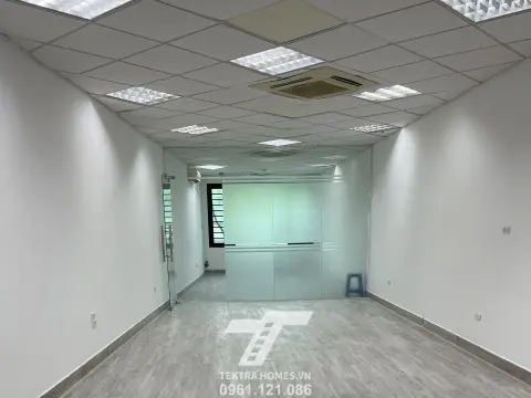 Tòa văn phòng mặt đường Xuân Thủy