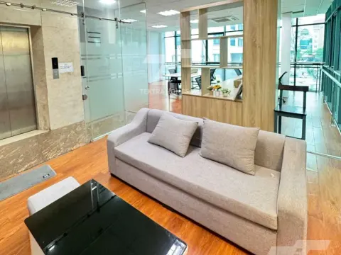 Cho thuê văn phòng ngăn sẵn đẹp trục đường Trung Kính