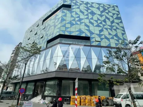 Cho thuê MBKD và văn phòng ngay ngã tư Mai Dịch