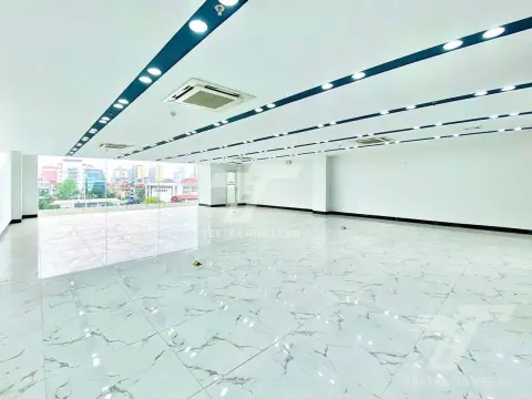 Cho thuê văn phòng mới mặt đường Phạm Văn Đồng