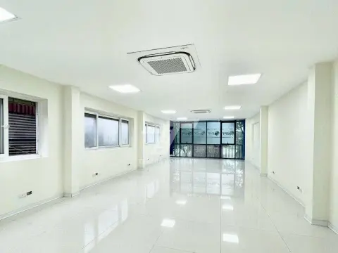 Tòa nhà 8 tầng Lê Trọng Tấn