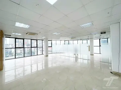 Cho thuê văn phòng trục đường Nguyễn Hoàng