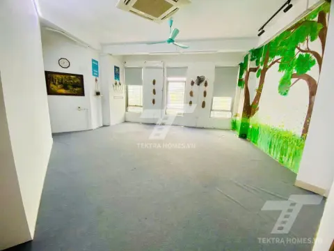 Cho thuê văn phòng mặt đường Đồng Me