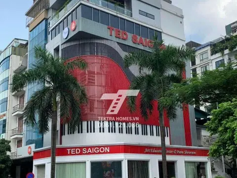 Cho thuê tòa văn phòng góc ngã tư 2 mặt tiền phố Trương Công Giai, Dịch Vọng