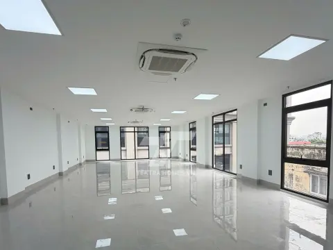 Cho thuê văn phòng mới đẹp phố Cự Lộc