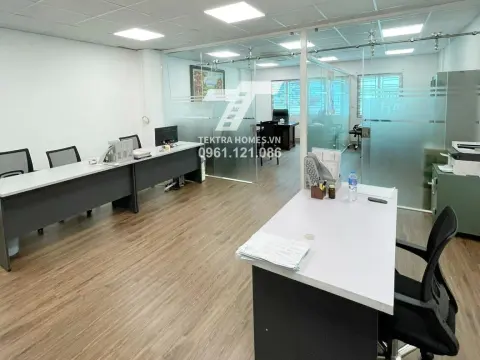 Cho thuê văn phòng ngăn sẵn 3 phòng tại phố Cự Lộc Thanh Xuân