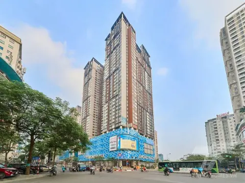 Toàn cảnh mặt ngoài tòa BRG Diamond Plaza 25 Lê Văn Lương