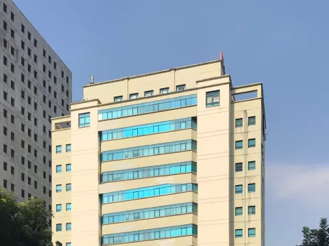 Toàn cảnh tòa văn phòng 14 Láng Hạ