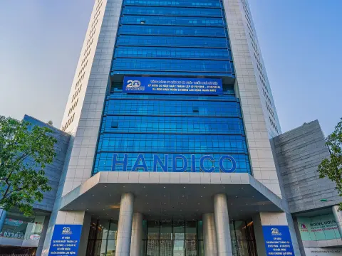 Mặt trước tòa Handico Tower Phạm Hùng