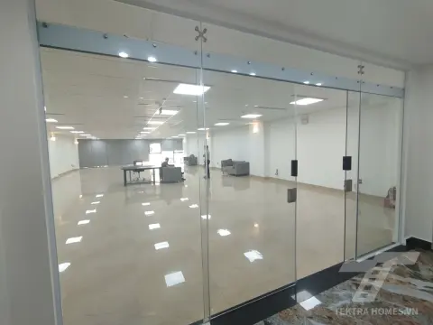 Tòa nhà 31-33 Phùng Chí Kiên