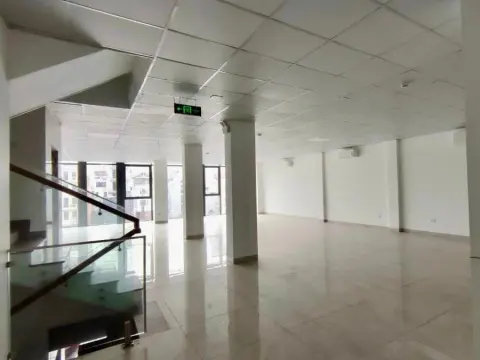 Tòa nhà ngõ 655 Lạc Long Quân