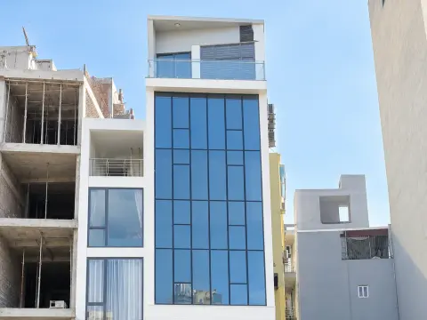 Tòa nhà 6 tầng Dương Đình Nghệ