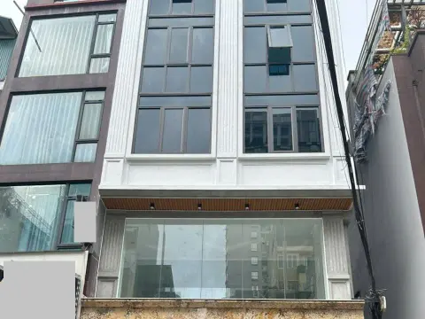 Tòa nhà 8 tầng La Thành