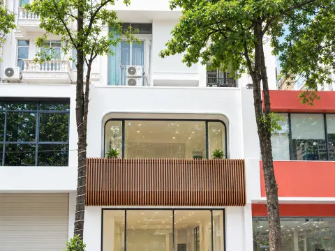 Tòa 5 tầng Yên Hòa