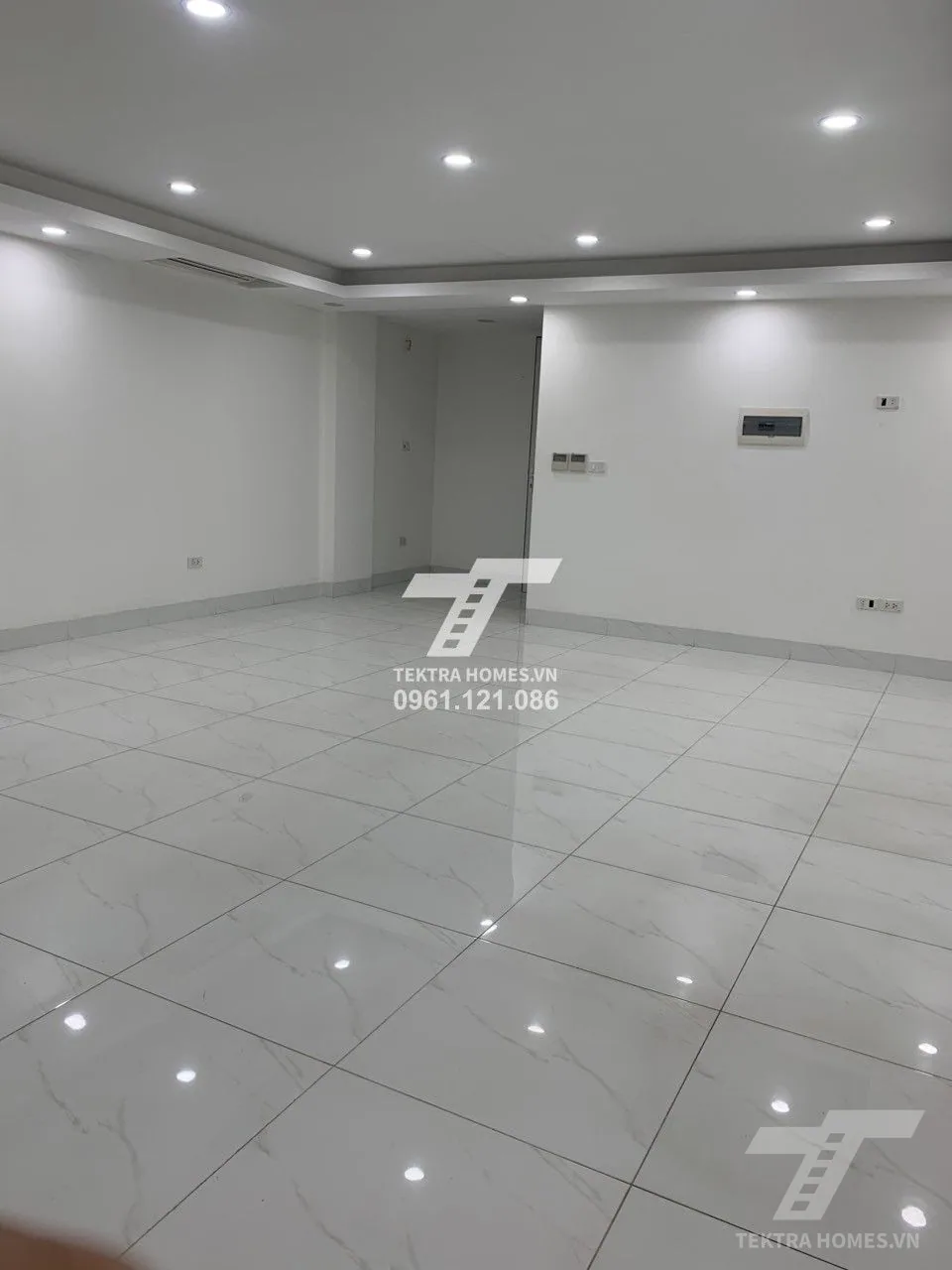 Không gian 4 tại Cho thuê văn phòng 70m2 phố Hoàng Ngân