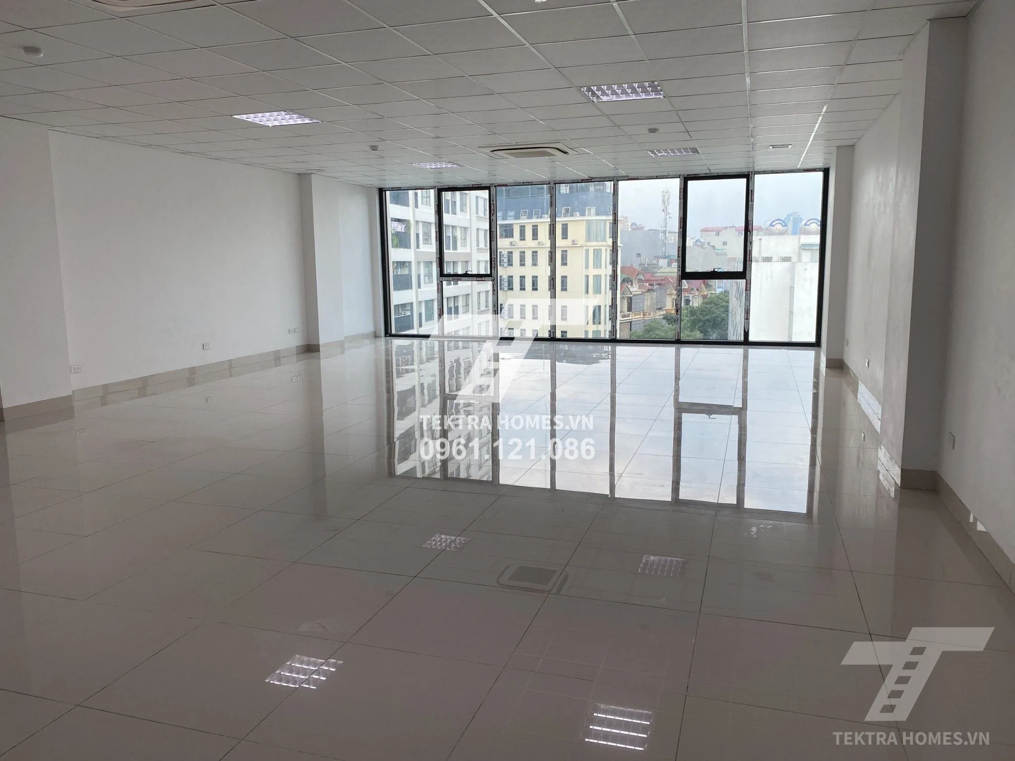 Không gian 3 tại Cho thuê văn phòng siêu đẹp mặt đường Khúc Thừa Dụ Cầu Giấy