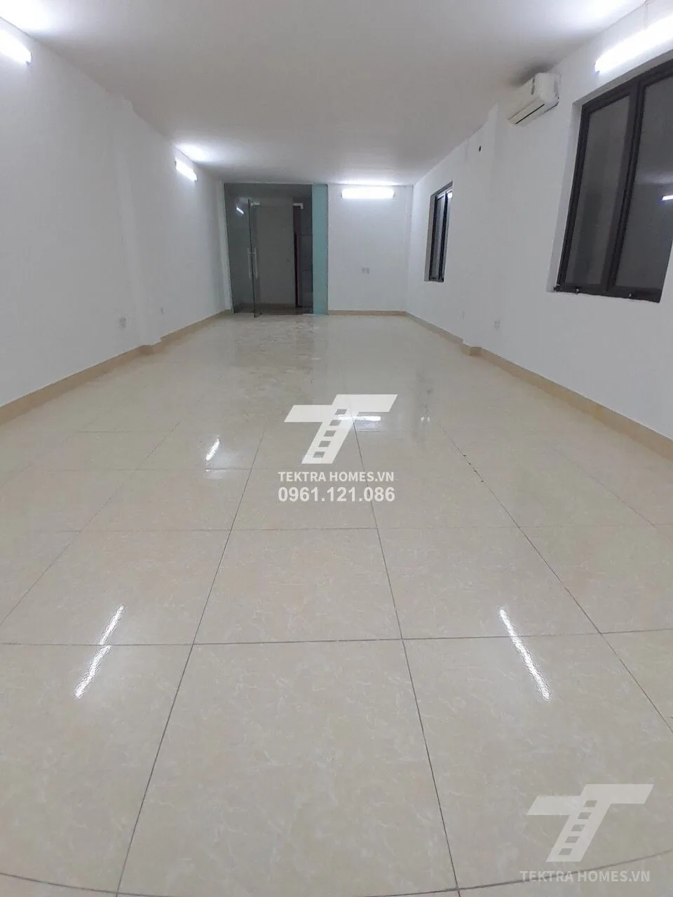Không gian 3 tại Cho thuê văn phòng giá rẻ mặt đường Vũ Phạm Hàm, Cầu Giấy