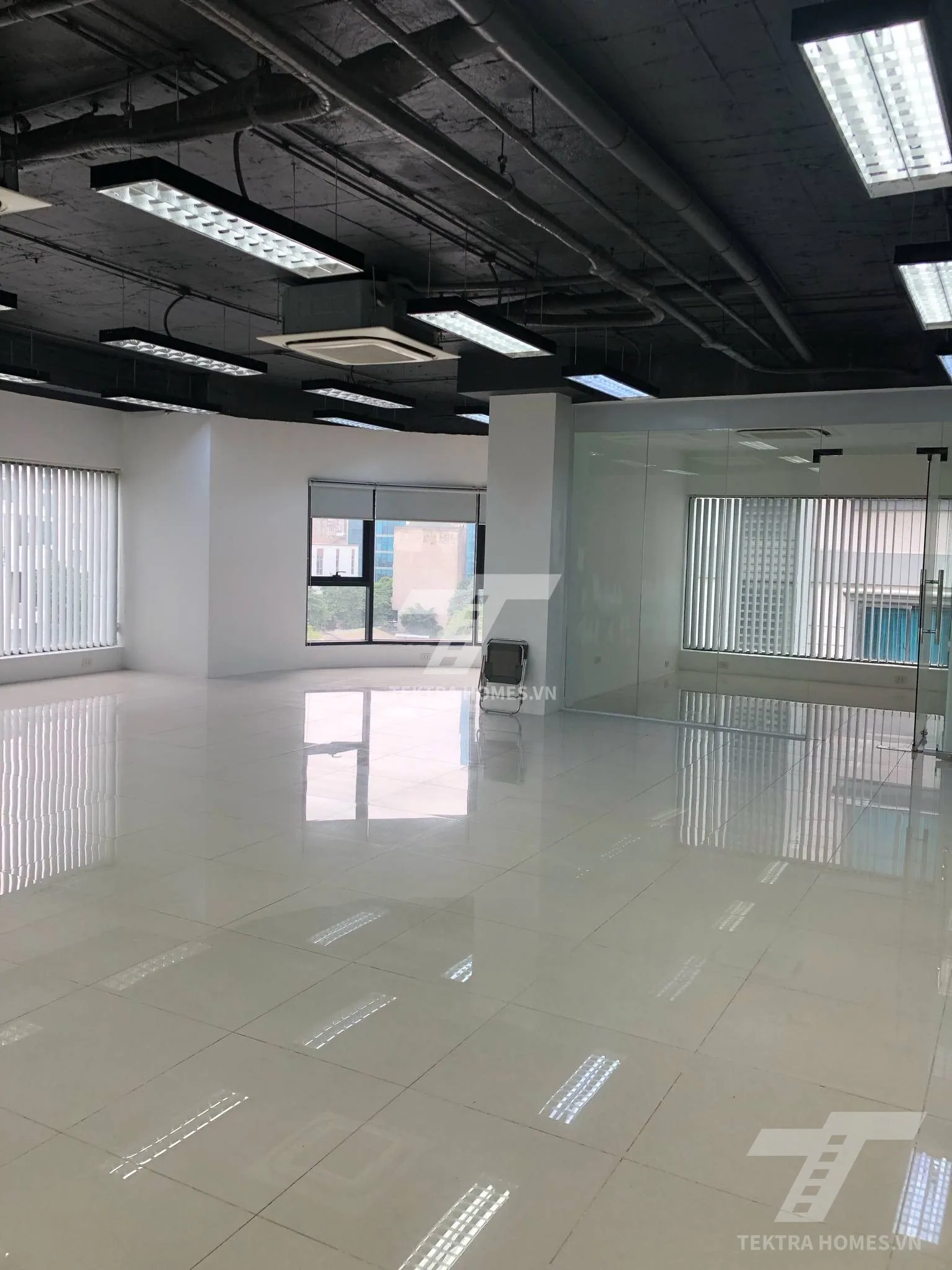 Không gian 4 tại Cho thuê văn phòng 200m2 mặt đương Trần Thái Tông