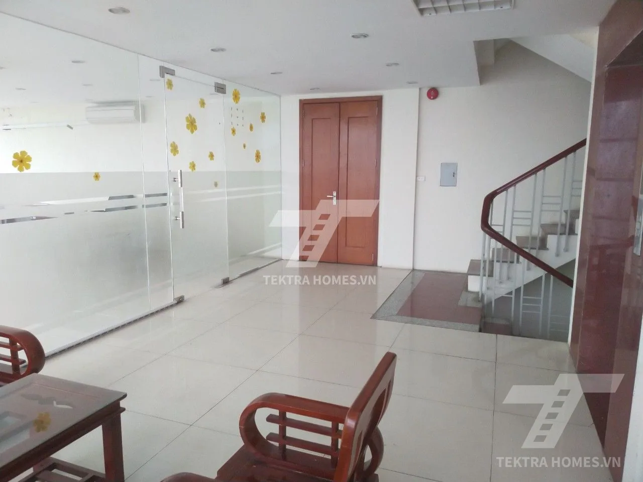 Không gian 4 tại Cho thuê văn phòng đường Văn Cao view trọn hồ Tây