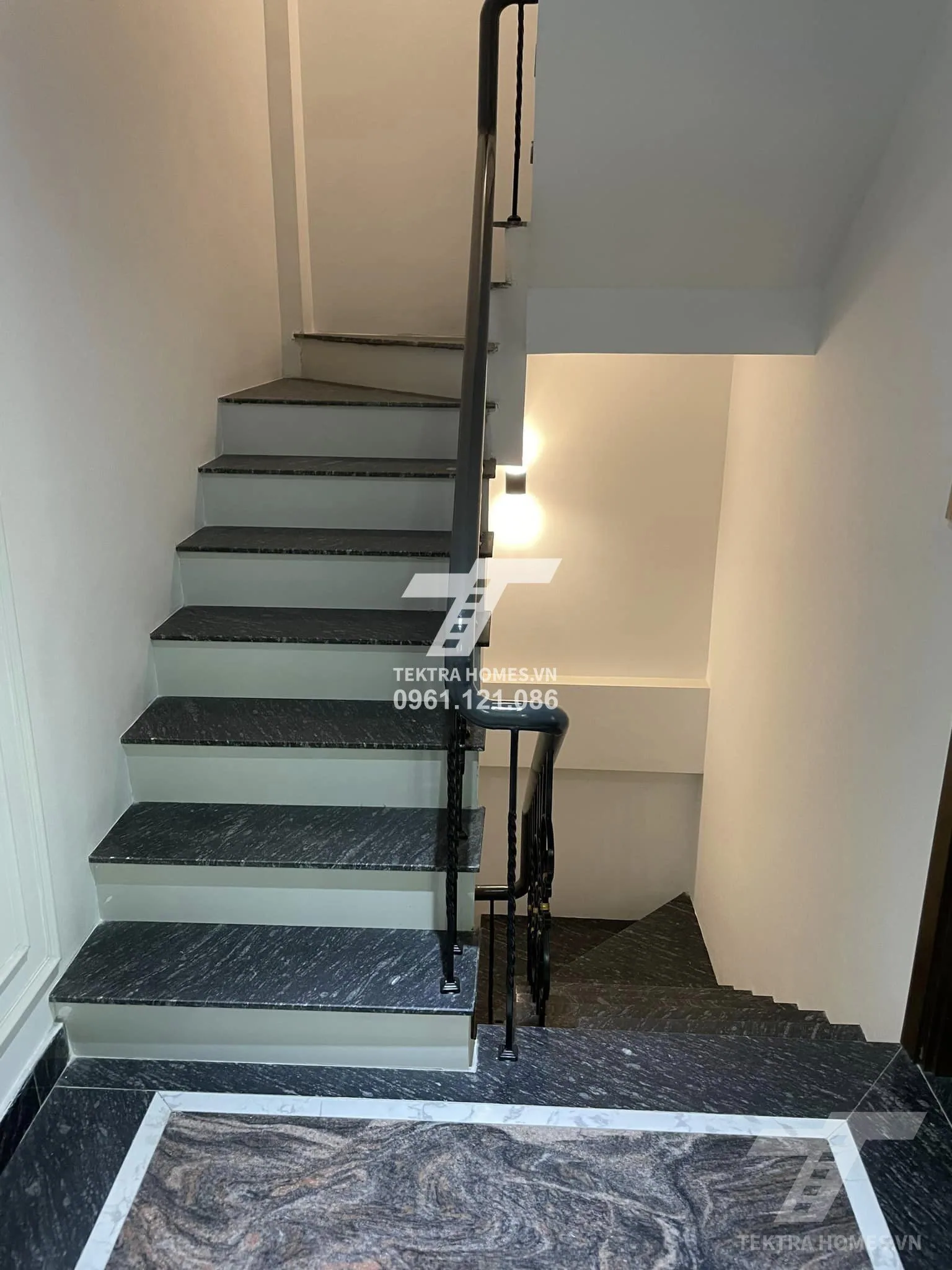 Cho thuê 3 tầng 285m2 tòa liền kề mới tinh tại Mễ Trì