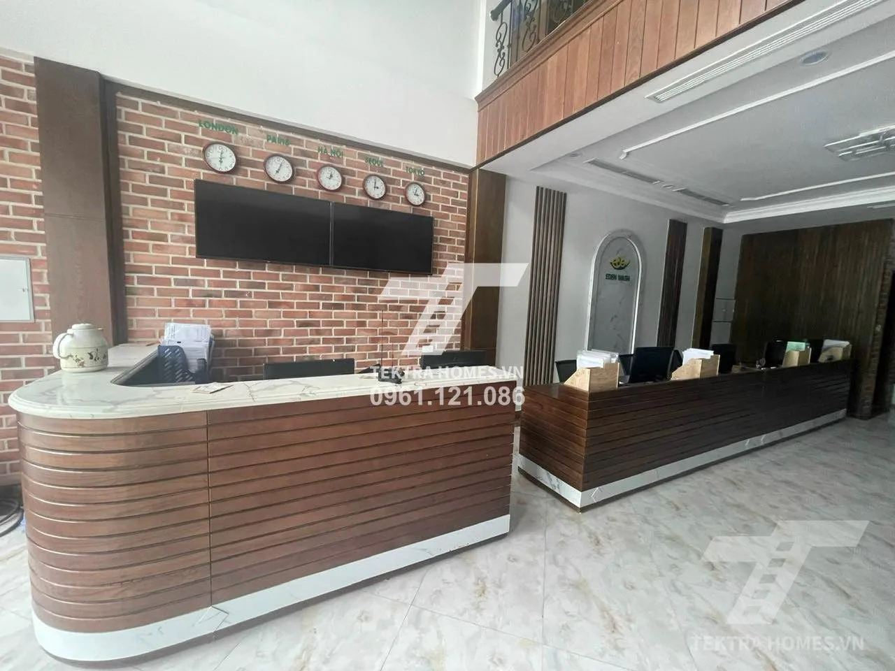 Không gian 3 tại Sàn văn phòng tầng 1 và lửng ngay LK Vạn Phúc