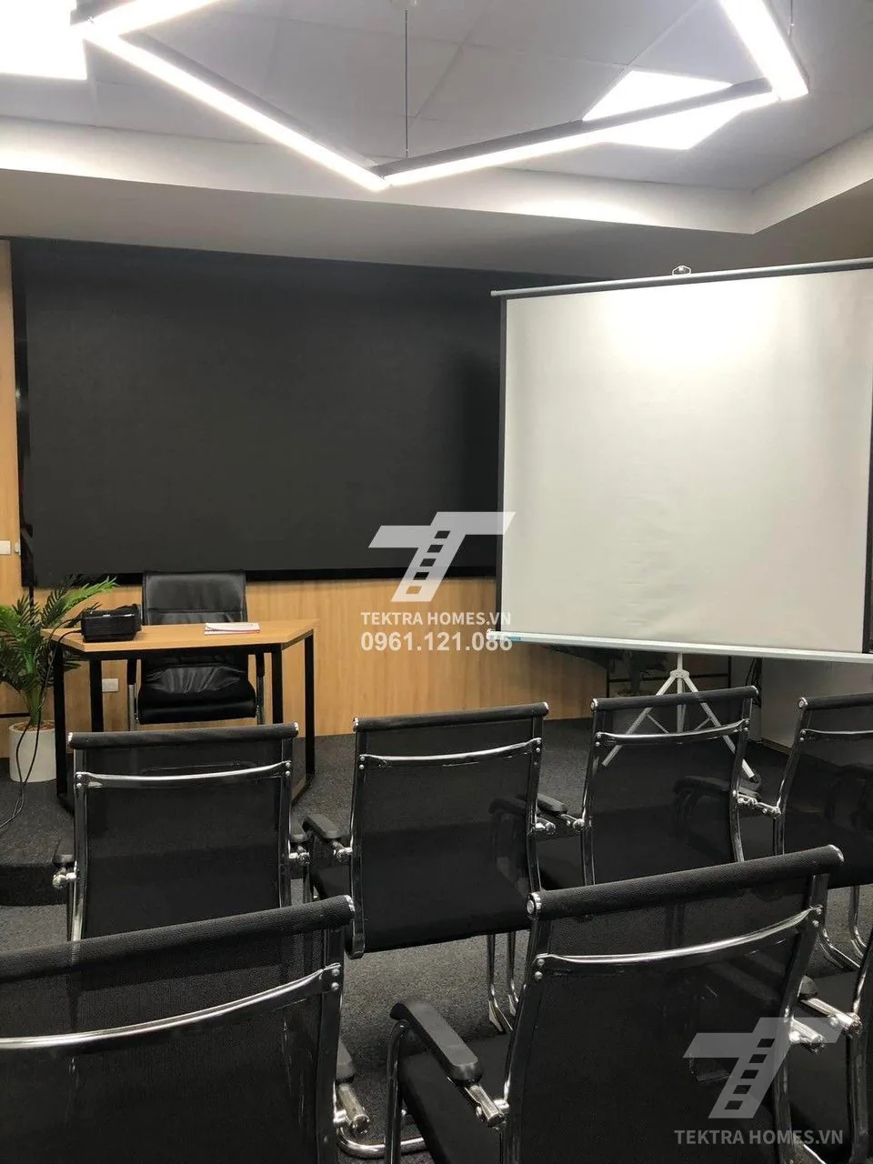 Không gian 3 tại Văn phòng setup sẵn nội thất tại CT3 Vimeco Nguyễn Chánh