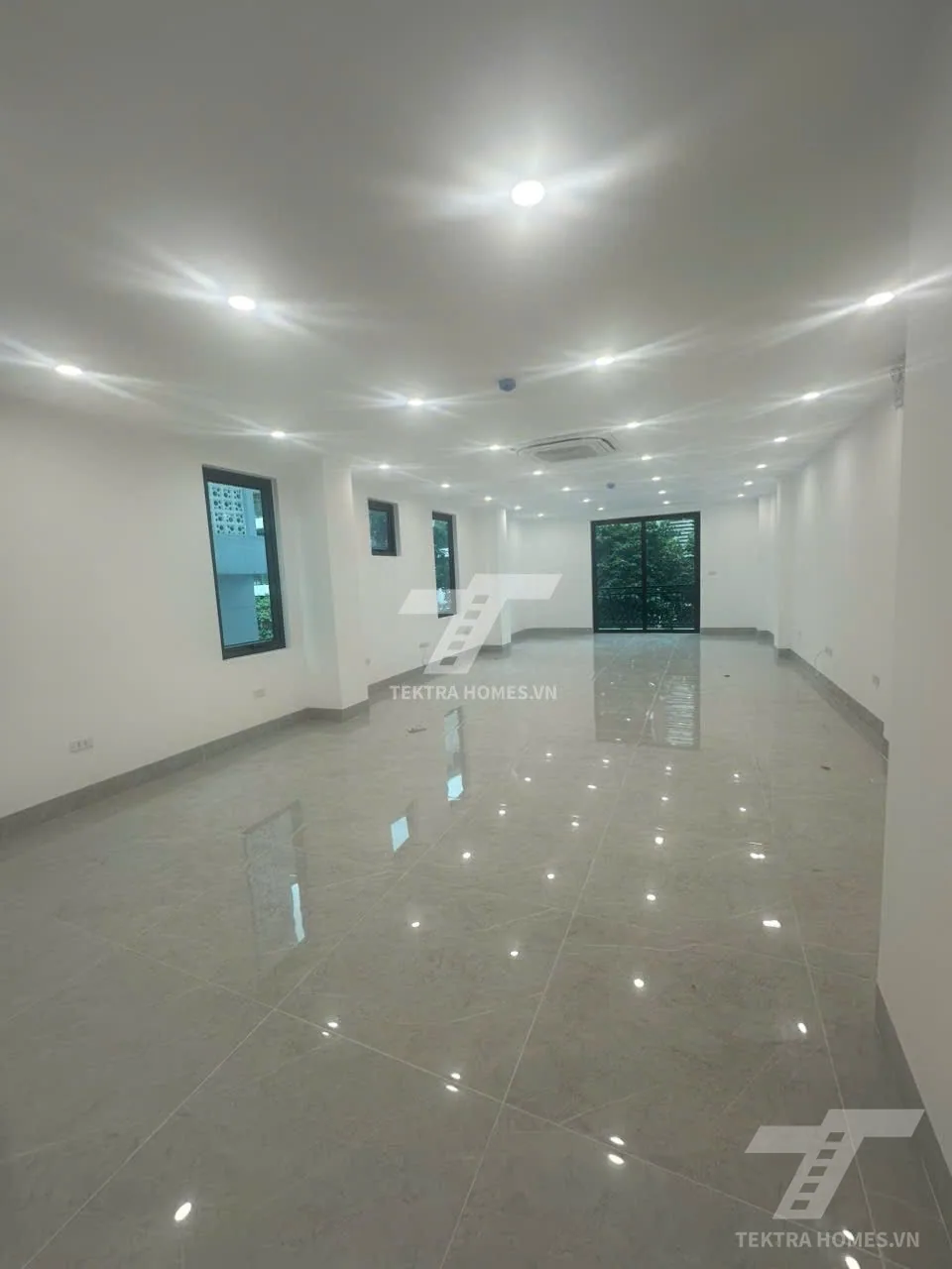 Không gian 2 tại Cho thuê nhà nguyên căn phố Vương Thừa Vũ