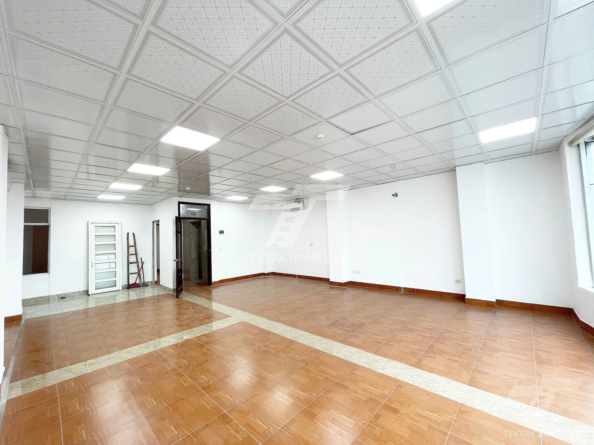 Không gian 4 tại cho thuê văn phòng giá rẻ phố Thọ Tháp