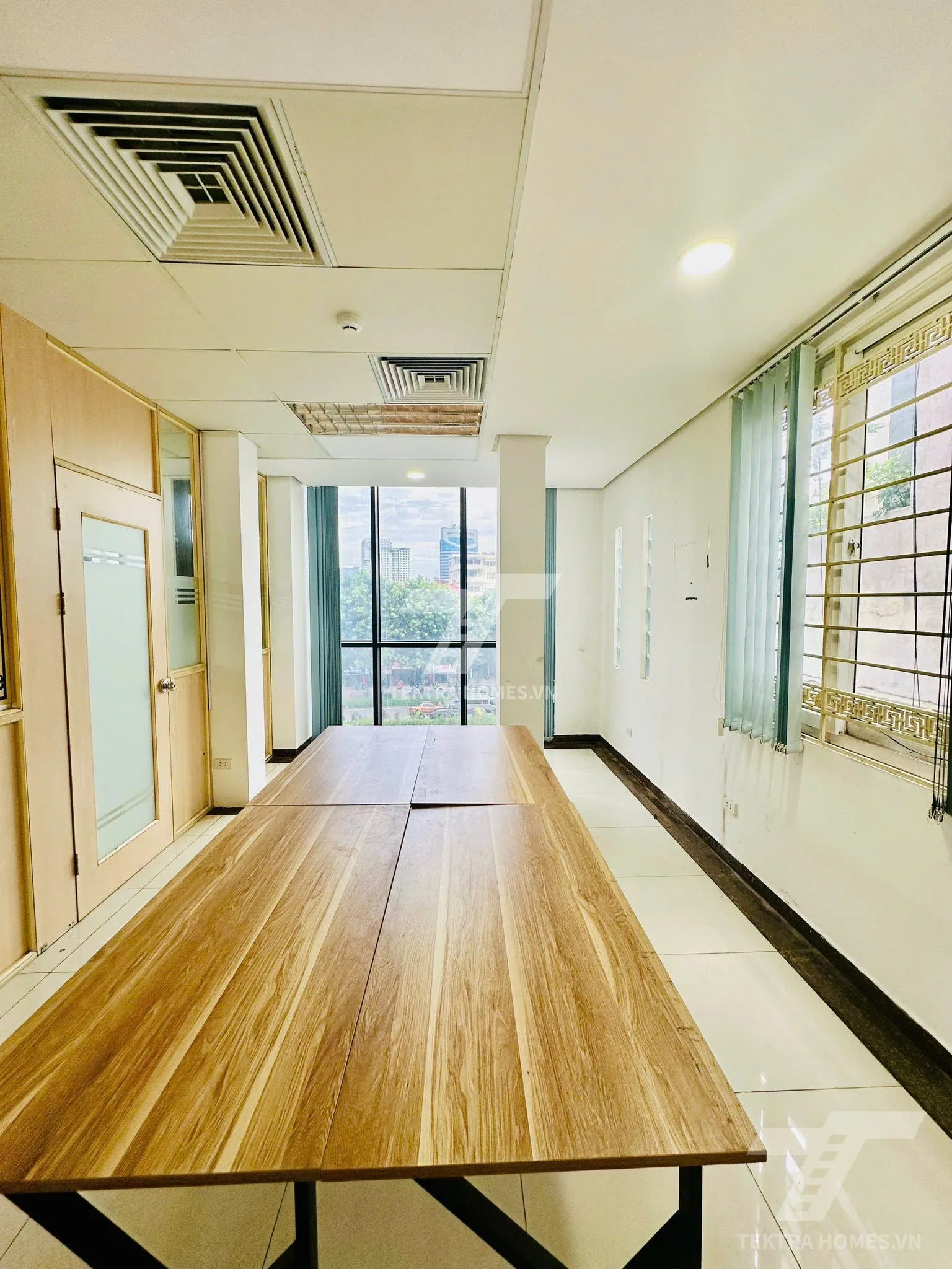 Không gian 3 tại Cho thuê văn phòng 80m2 đường Nguyễn Khang