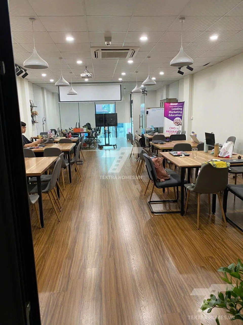 Không gian 5 tại Cho thuê văn phòng phố thái hà - đống đa