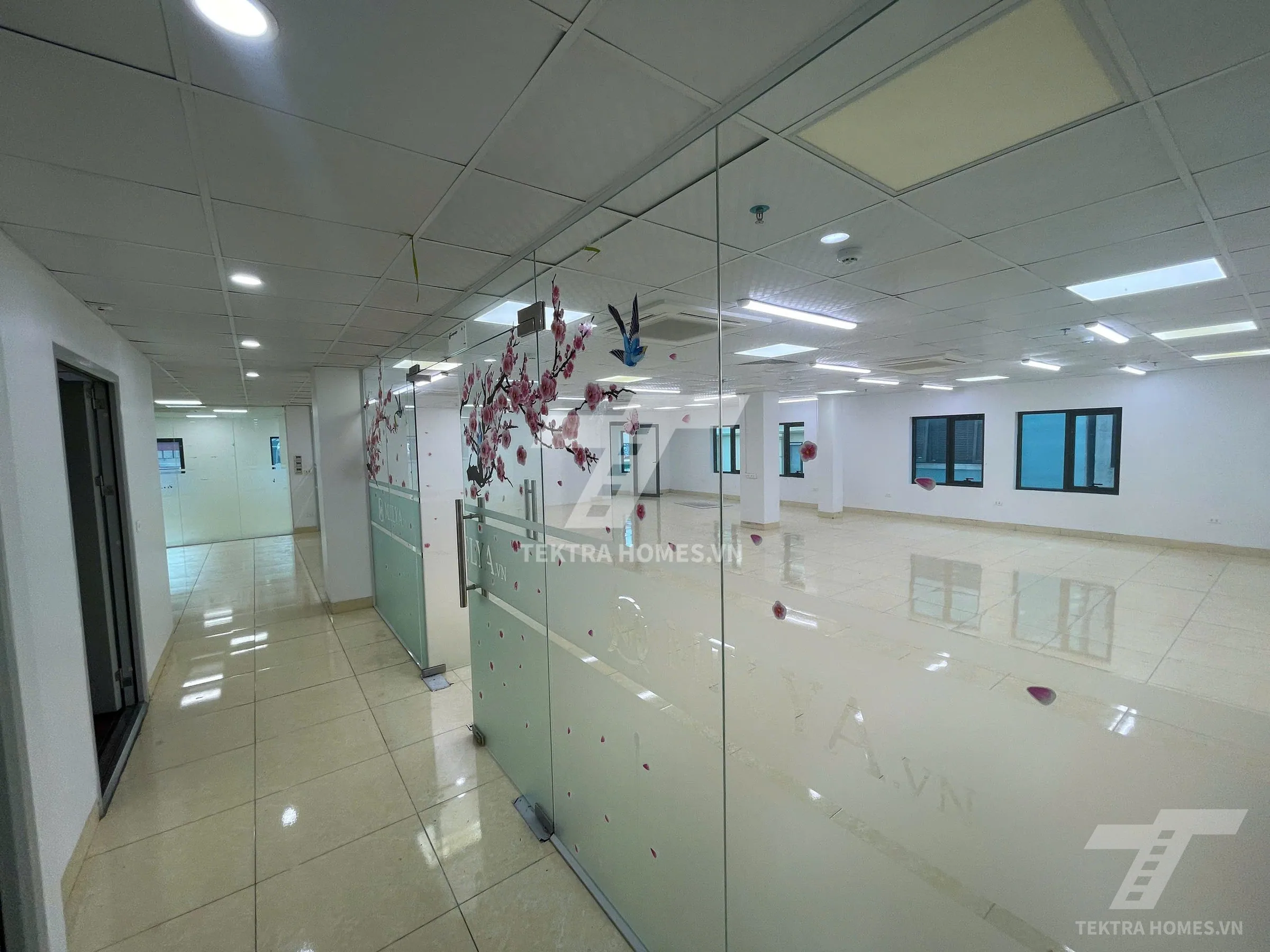 Không gian 2 tại Cho thuê văn phòng mặt trục đường Nguyễn Khang