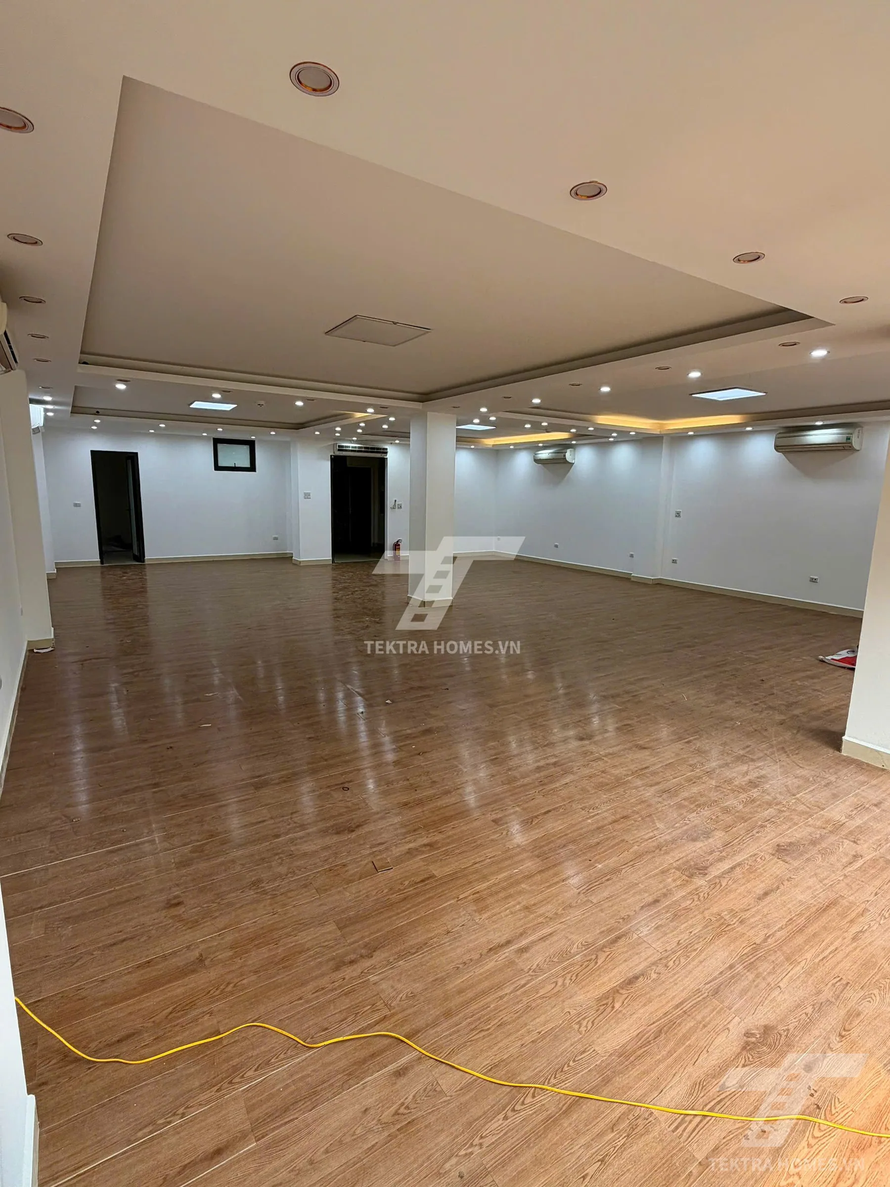 Không gian 5 tại Cho thuê văn phòng view thoáng phố Duy Tân