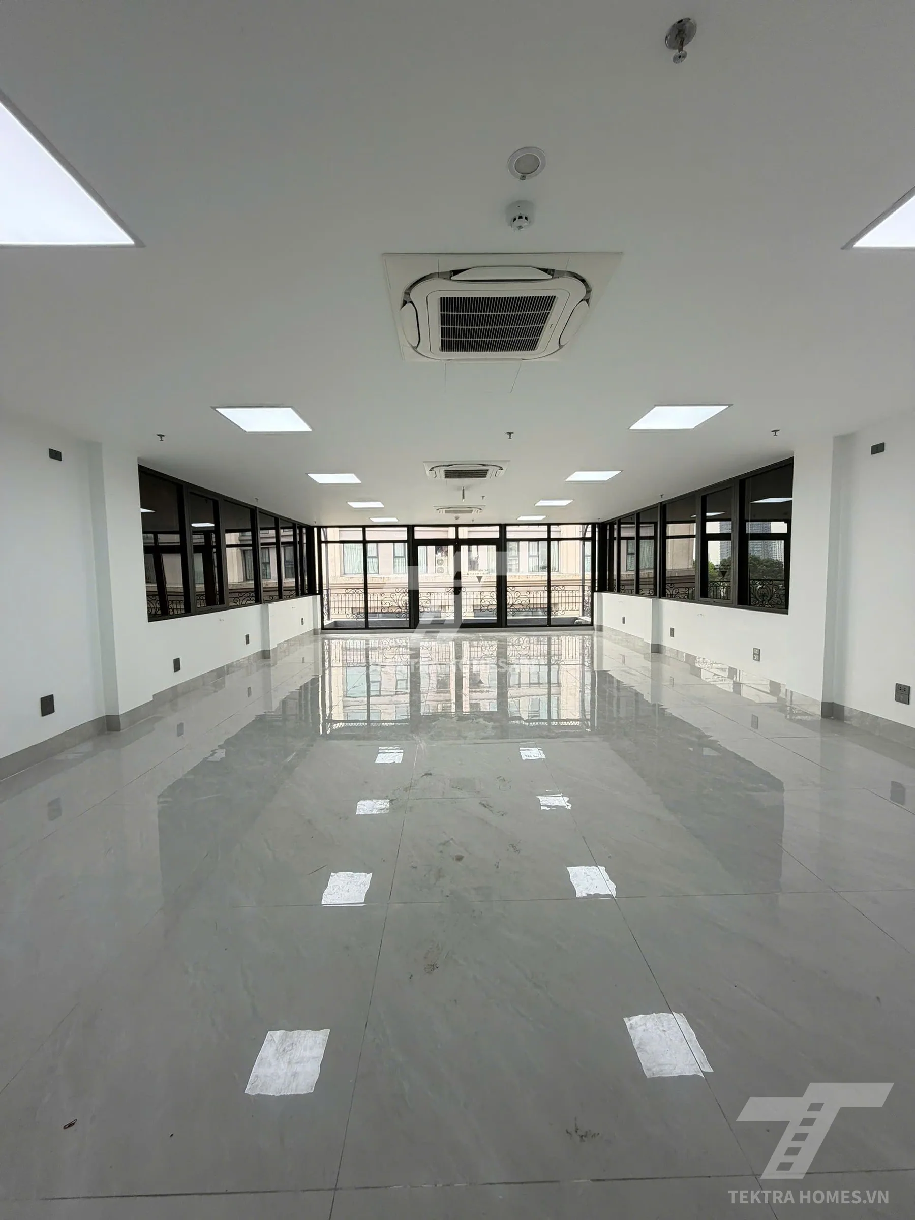 Không gian 2 tại Cho thuê văn phòng mới đẹp phố Cự Lộc
