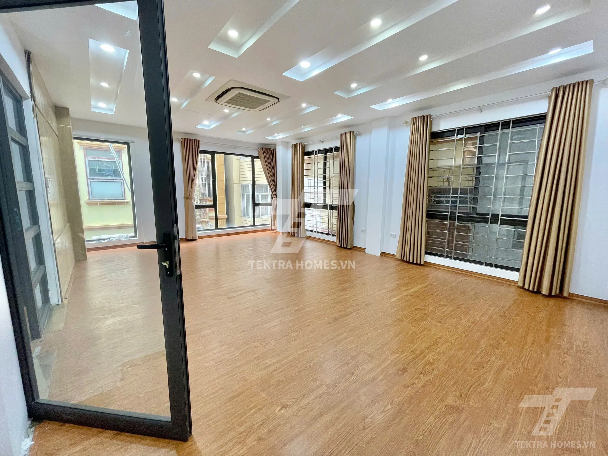 Không gian 5 tại Cho thuê văn phòng mới, hiện đại ngõ 82 Yên Lãng
