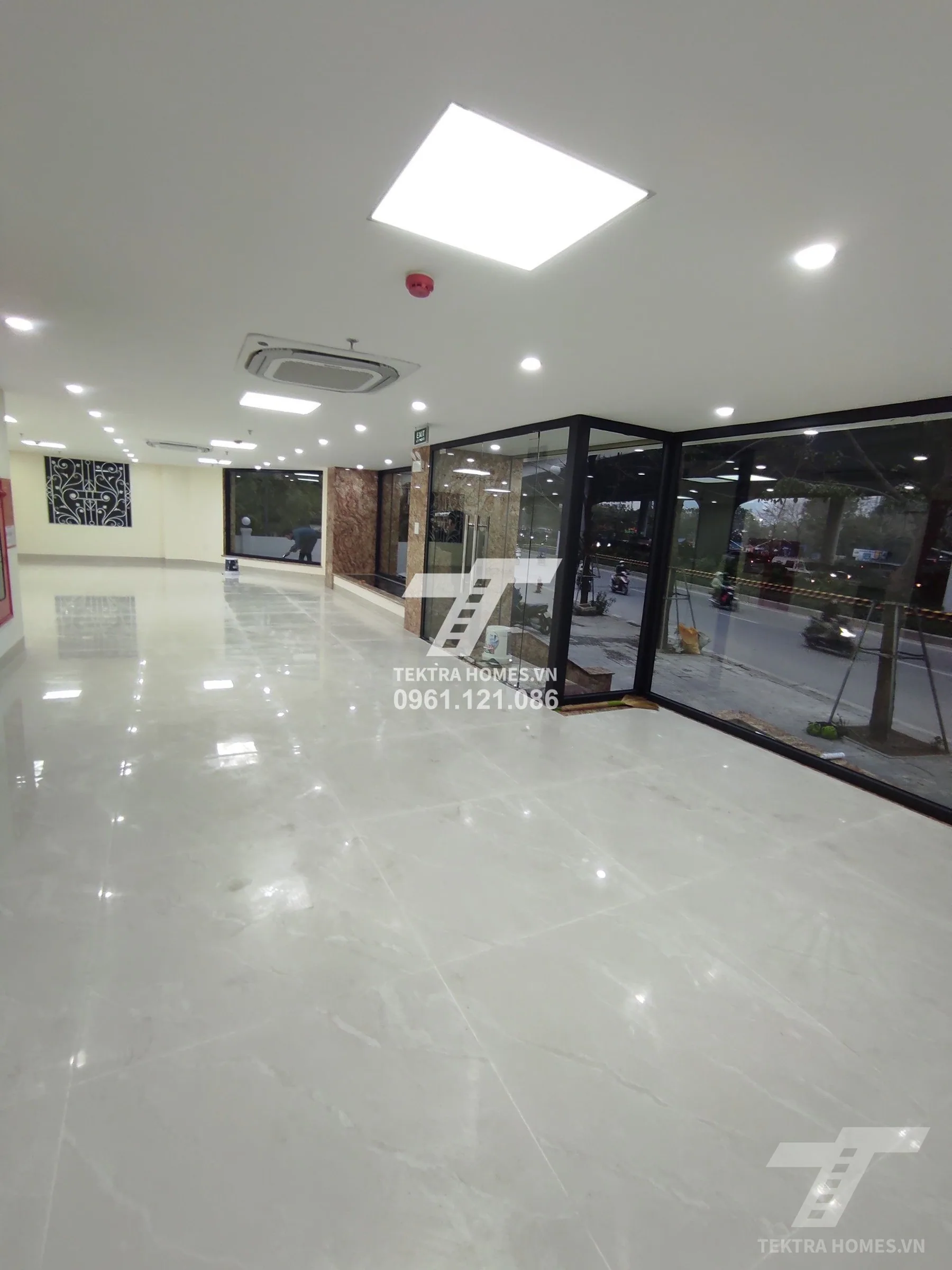 Cho thuê văn phòng mặt đường Phạm Văn Đồng