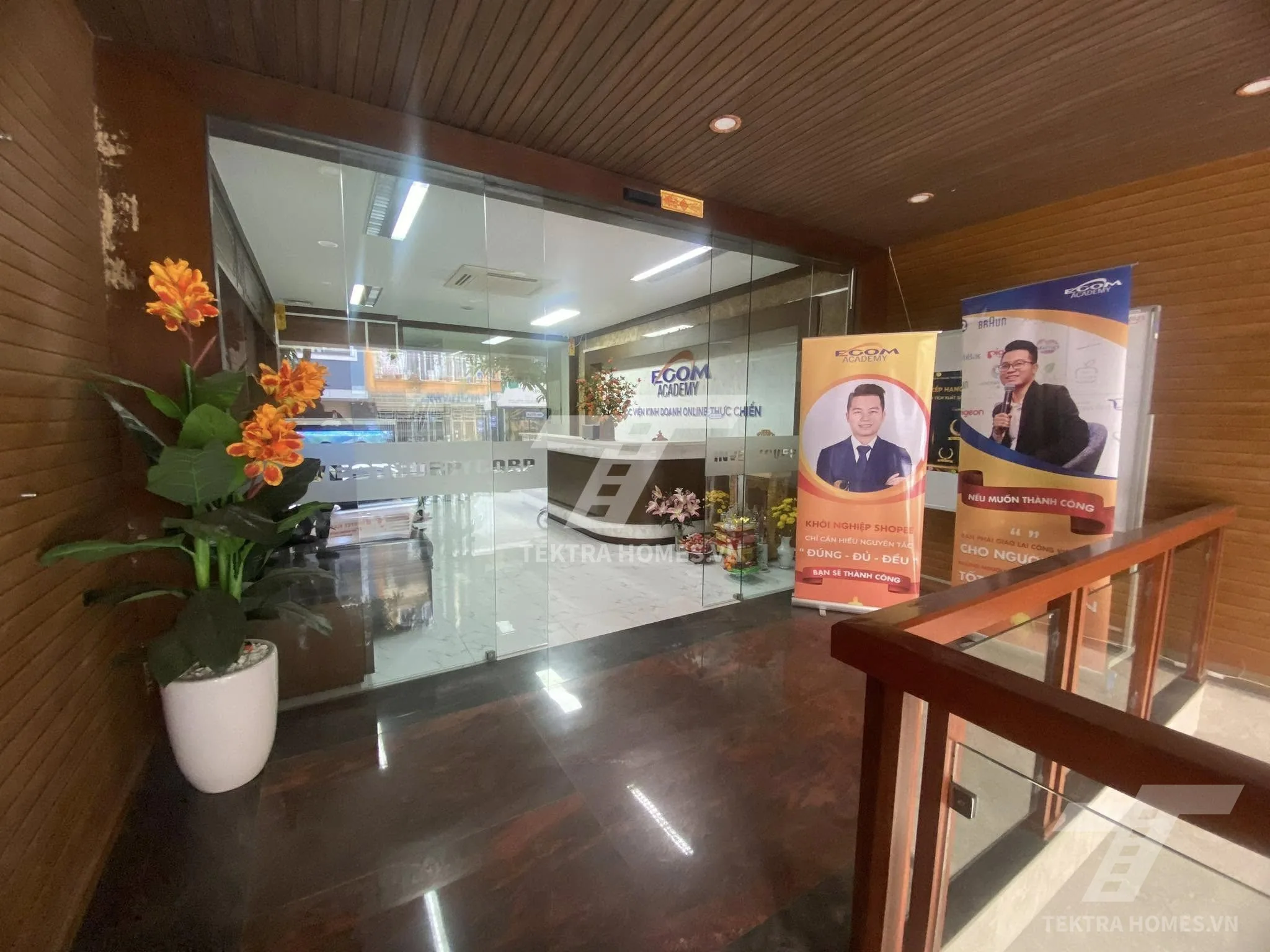 Không gian 3 tại Cho thuê tòa văn phòng trục đường Vạn Phúc